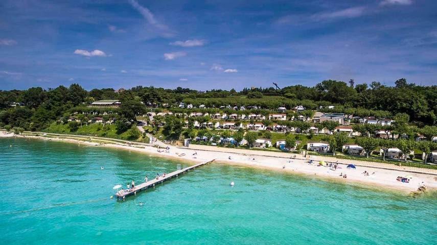 Camping für 5 Personen, mit Terrasse und Pool sowie Whirlpool in Lazise - 4