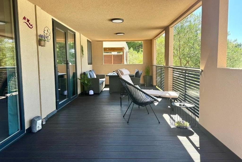 Entire apartment, Two bedroom apartment with terrace and sea view Murter A-25263-a in Općina Murter-Kornati, Murter