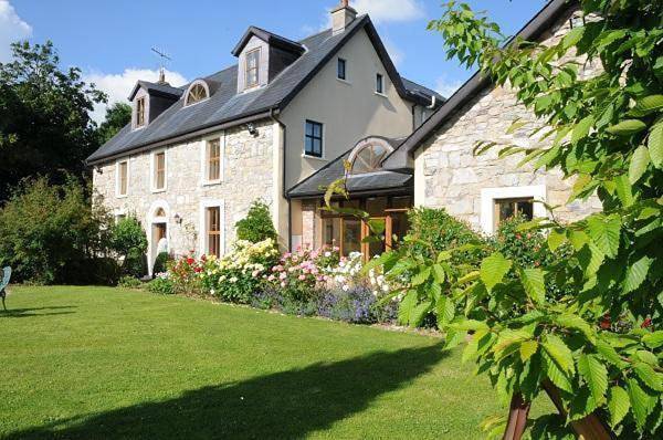 Gîte pour 3 personnes, avec jardin ainsi que terrasse et vue, animaux acceptés à Fermoy