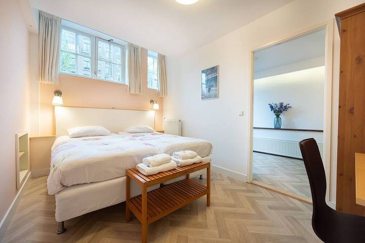 Ferienwohnung für 4 Personen, mit Balkon in Anne Frank Haus