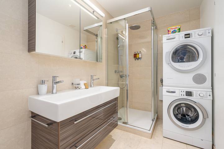 Ferienwohnung für 6 Personen, mit Whirlpool und Terrasse in Montreux