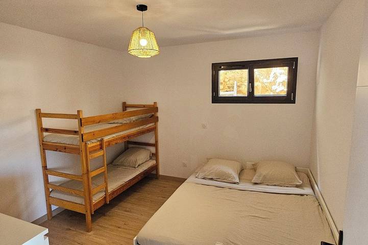 Gîte pour 6 personnes, avec jardin à Gabian - 3