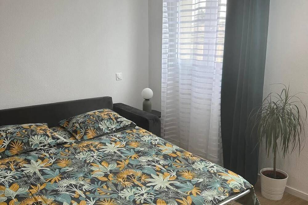 Entire apartment, Cosy + Moderne + Chaleureux + Équipé + Proche Tram in Bordeaux, Bordeaux region