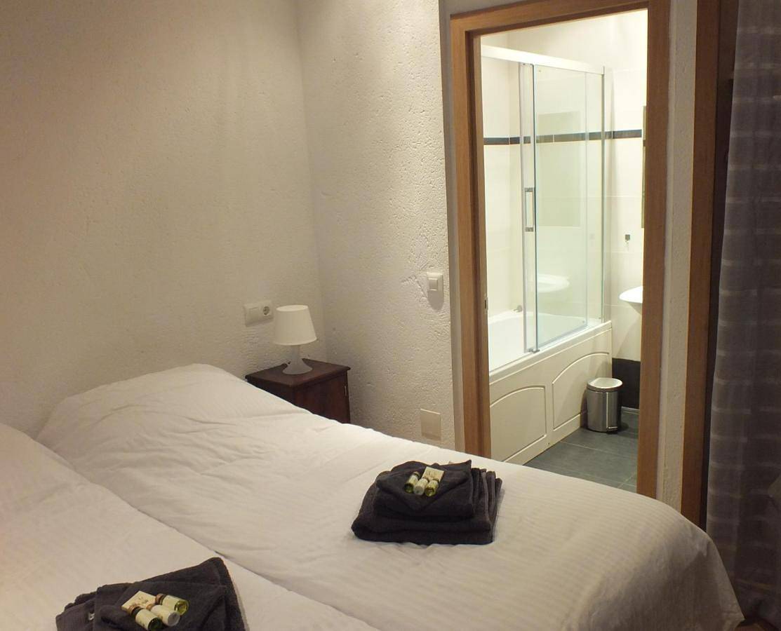Twin Room with Bathroom in Xaló, Costa Blanca