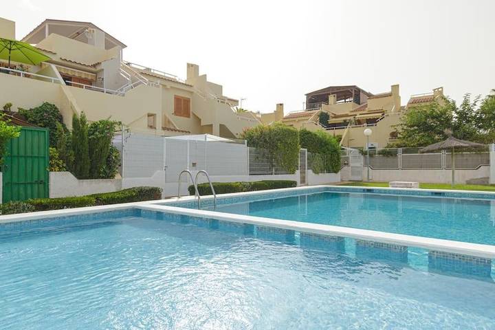 Location de vacances pour 5 personnes, avec bassin pour enfant et vue ainsi que piscine et jardin à Sant Joan d'Alacant - 3