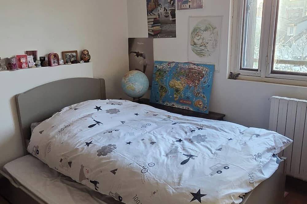 Maison familiale : jardin et trampoline, proche commerce et gare Porchefontaine in Versailles, Yvelines