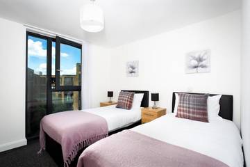 Holiday Apartment for 6 People in Birmingham, Birmingham Area, Photo 3