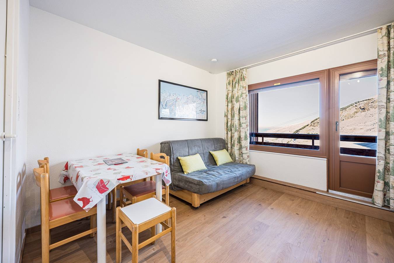 Ganze Wohnung, Appartement Les Menuires mit Bergblick und Balkon in Saint-Martin-de-Belleville, Les Trois Vallées
