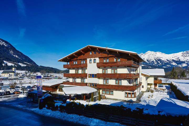Hôtel pour 2 personnes, avec Balcon ainsi que Jardin et Sauna à Söll
