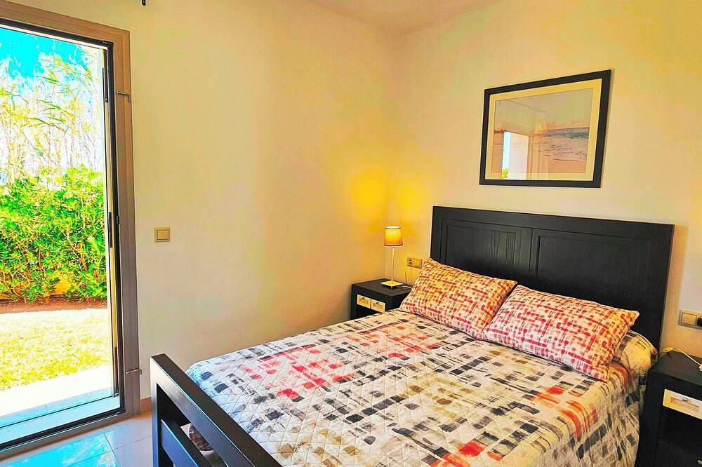 Modern villa with 4 bedrooms and 3 full bathrooms, wifi, private parking... in Cala en Bosc, Ciutadella