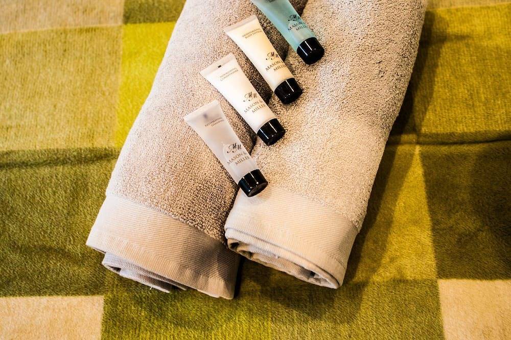 Entire apartment, Spacious and beautifully presented apartment, close to heath and lake in Dartford, Kent