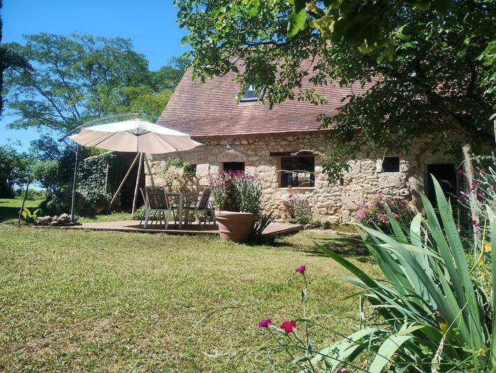 Location de vacances pour 5 personnes, avec Terrasse et Jardin ainsi que Piscine et Vue à Conne-de-Labarde