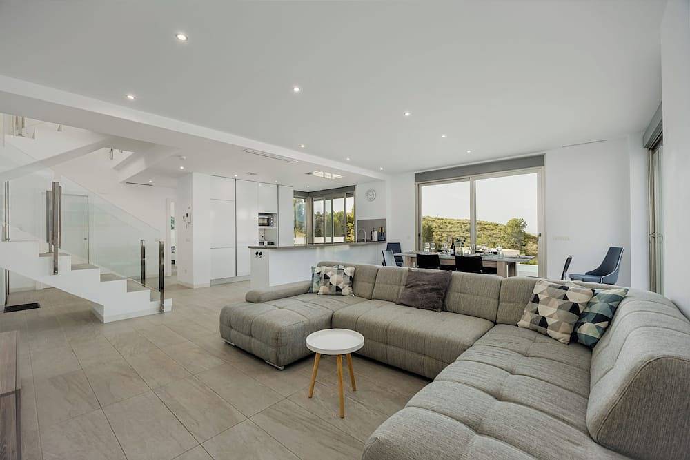 Nueva villa moderna con piscina privada climatizada in Busot, Costa Blanca