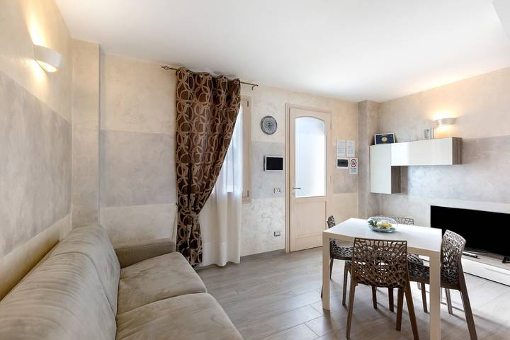 Gîte pour 4 personnes, avec balcon, animaux acceptés à Lonato del Garda - 2