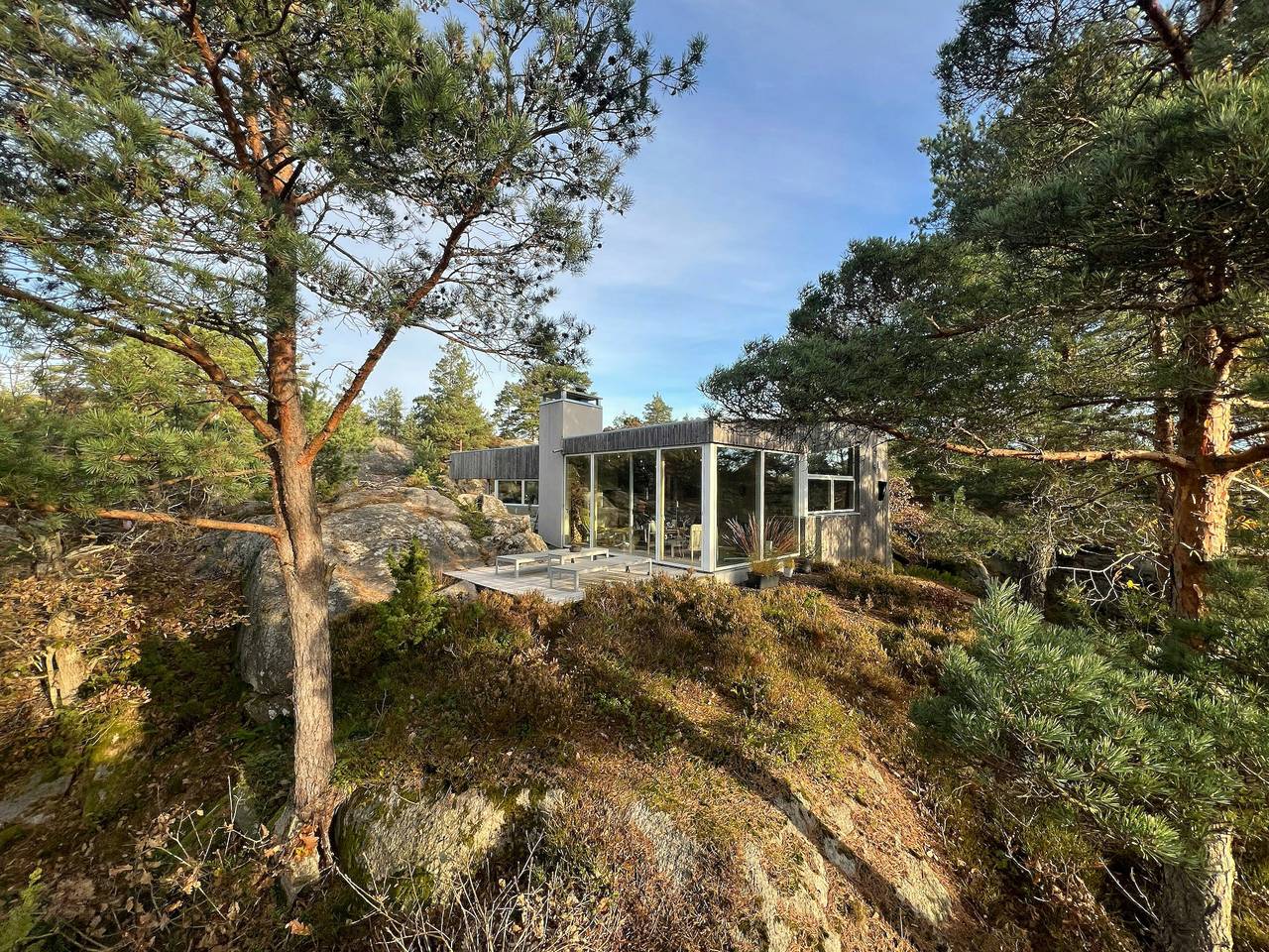 Architektonisch gestaltete Kabine mit Fjordblick in Risør