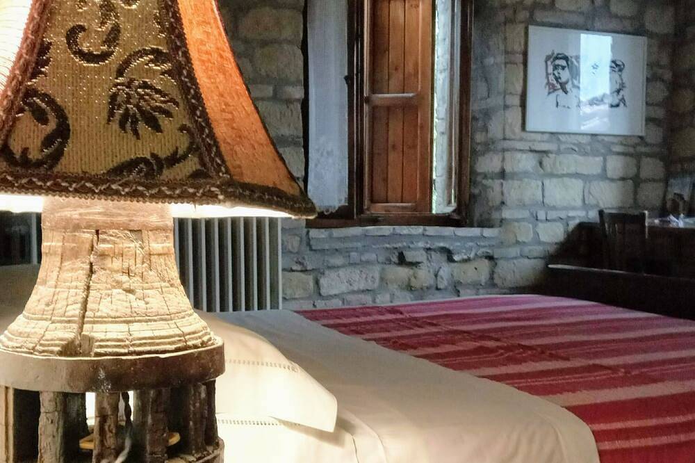 Casa di campagna con vista sulle colline, a pochi km dal mare Adriatico in Mombaroccio, Valle del Metauro