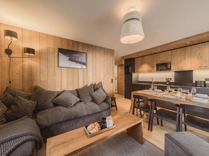 Chalet pour 8 personnes, avec piscine ainsi que sauna et balcon/terrasse, animaux acceptés à Combloux