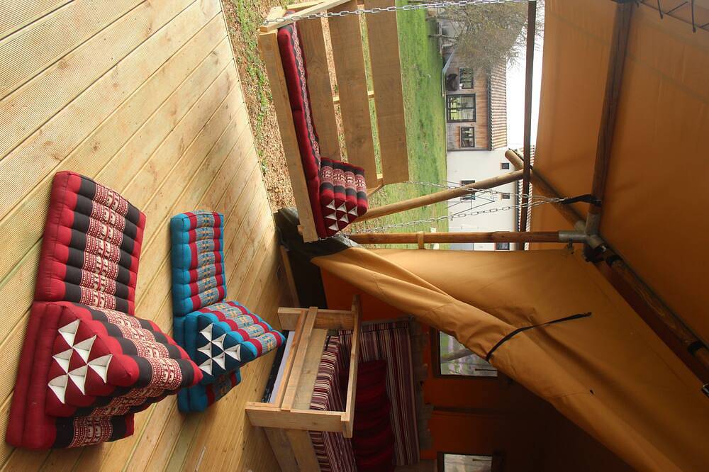 Tente Lodge au gite de Poudally en pleine nature in Lalbenque, Parc Naturel Régional des Causses du Quercy