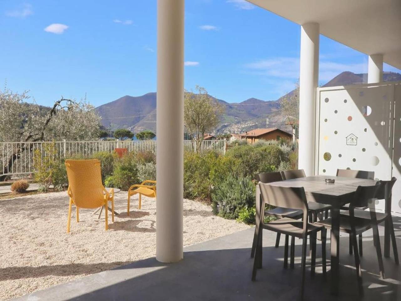 In einer klimatisierten Wohnung mit Terrasse in Marone, Gemeinde Marone