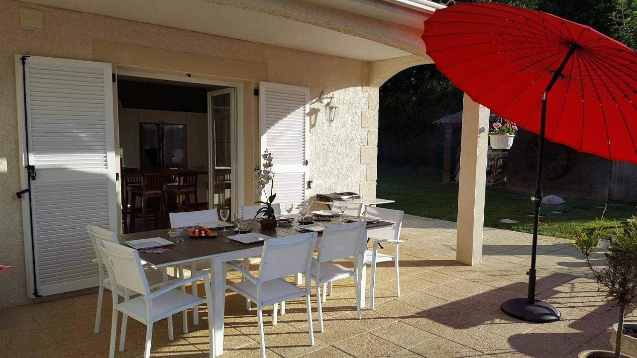 Suite dans villa provençale avec parking et piscine in Région de Nancy