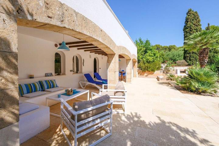 Villa Albatros in Strandnähe, mit Meerblick, Garten, Wlan und A/C in Costa de Canyamel, Capdepera