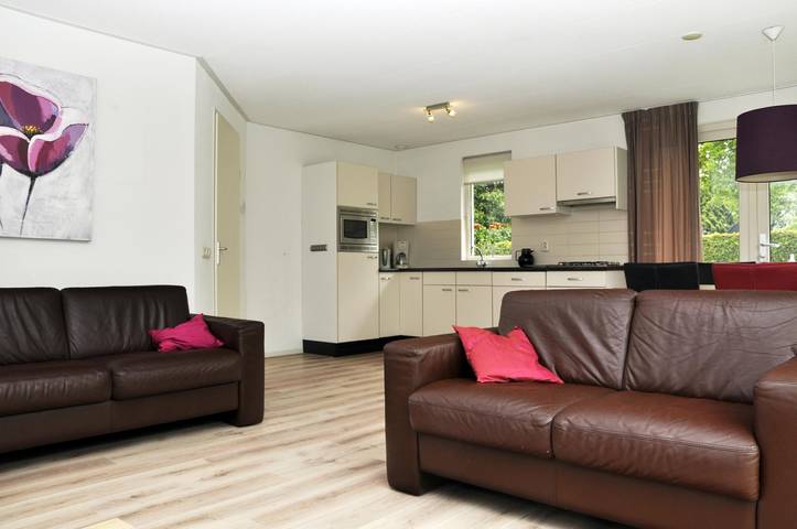 Bungalow für 8 Personen, mit Terrasse und Balkon/Terrasse in Friesland - 2