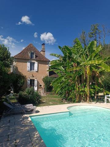 Cottage pour 4 personnes, avec terrasse ainsi que piscine et jardin, animaux acceptés à Journiac