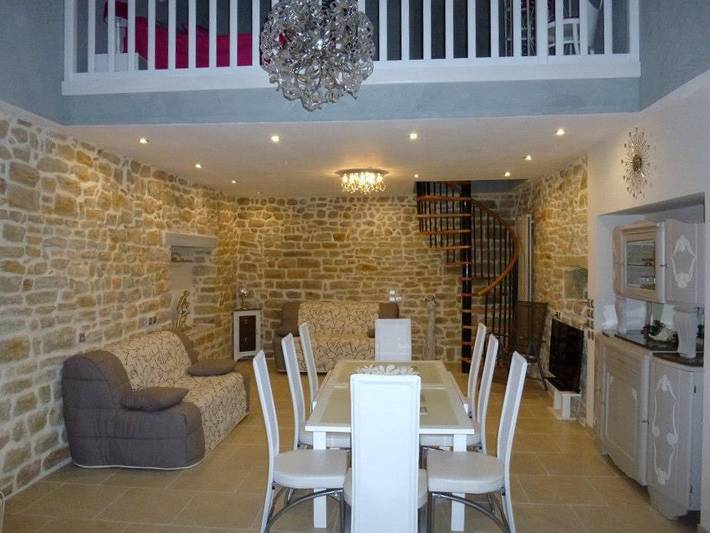 Gîte pour 6 personnes, avec jardin et terrasse, animaux acceptés dans Arlay - 2