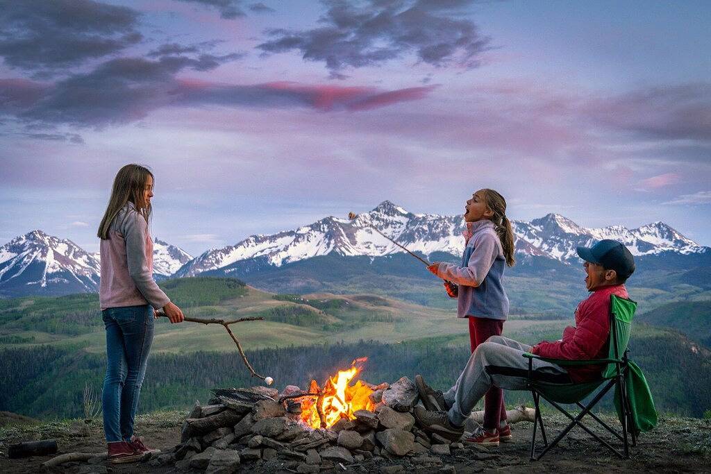 Ganze Wohnung, Modern, Chic Dream Location | Electric Fireplace, Covered Parking, Elevator | 3 Mins To Skiing! in Telluride, Telluride Ski Resort