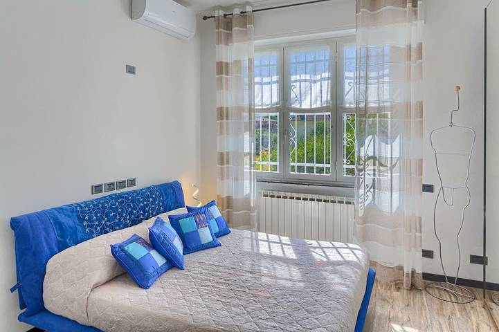 Villa La Rodina, a uso esclusivo, per 12, con piscina riscaldata (condivisa) in Diano Marina, Comune di Diano Marina