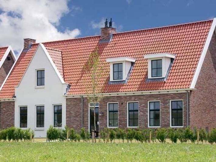Ferienhaus für 12 Personen, mit Whirlpool und Terrasse sowie Garten und Pool in Colijnsplaat