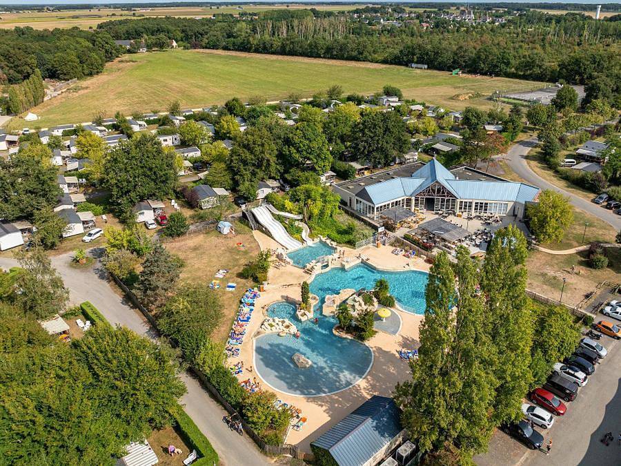 Camping pour 4 Personnes dans Sainte-Catherine-de-Fierbois, Région de Chinon