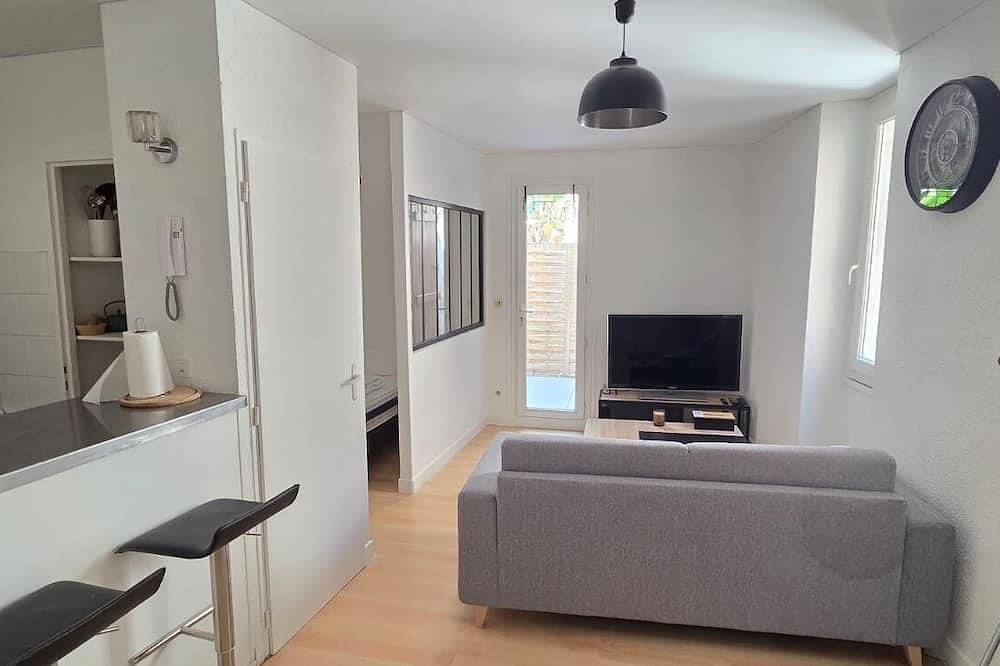Apartamento entero, T2 city center with terrace in Agén, Región de Agen