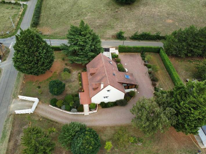 Gîte pour 2 personnes, avec vue et jardin à Savigné-l'Évêque