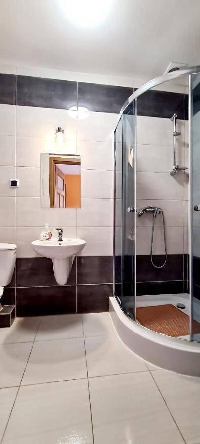 Gościniec Na Stoku pokoje 2,3,4 osobowe, cisza, spokój, widok na stok narciarski, lasy, łaki in Lublin region