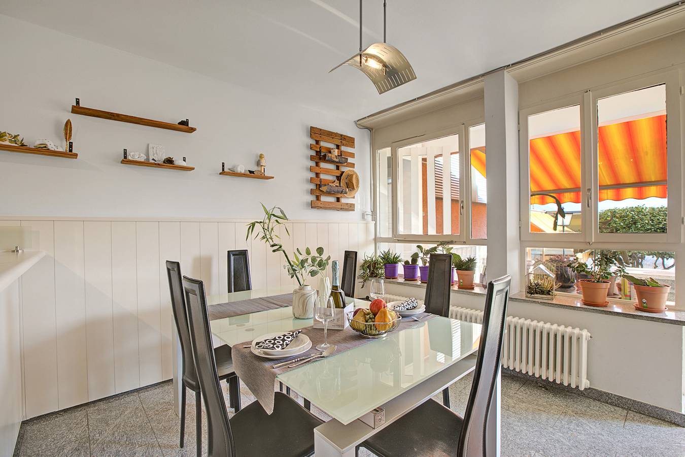 Ganze Wohnung, Casa Tecitt with Shared Pool in Val Resa in Brione sopra Minusio, Tessiner Alpen