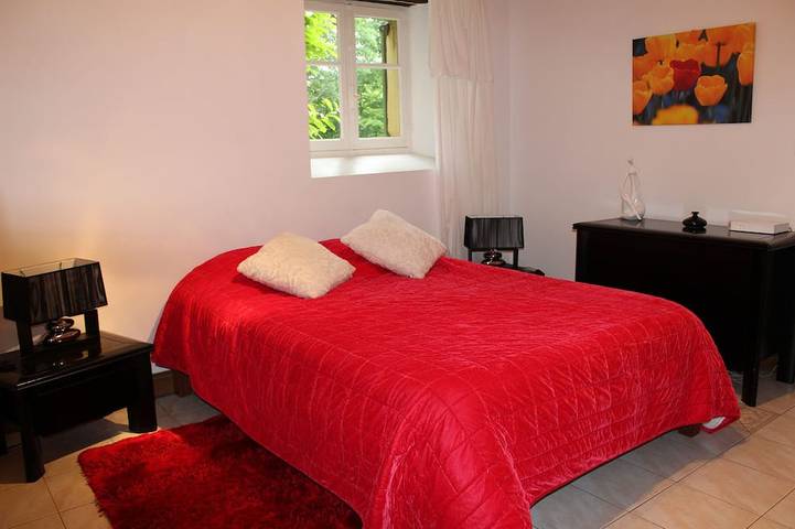 Location de vacances pour 9 personnes, avec jacuzzi ainsi que sauna et jardin à Sainte-Mondane - 4