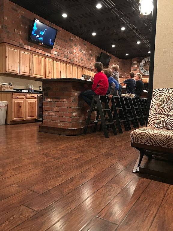 Historisches Feuerhaus für 12 Personen Zu Fuß zum Forellenfischen, White River, große Quelle in Baxter County