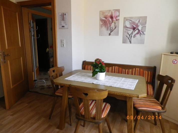 Entire holiday apartment, Apartment, shower or bath, toilet, terrace in Reutte, Außerfern