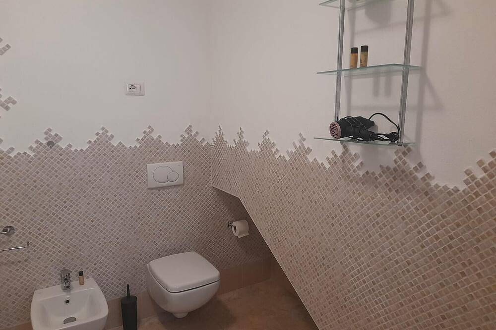 Entire apartment, Studio Apartment 'L'Angolo Monolocale- Porto Torres' with Shared Terrace, Wi-Fi and Air Conditioning in Porto Torres, Sassari Province