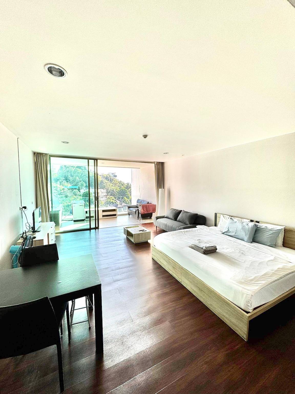 Apartamento entero, Ark Studio only 10 Minutes from kata/Karon Beach in Ban Karon, Karon