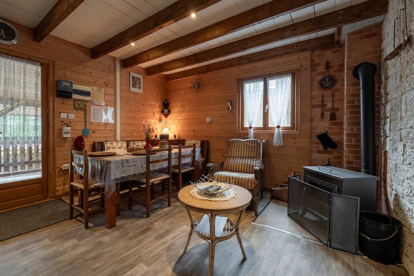 Chalet des Charbonneux, avec terrasse privée in Le Ménil, Parc naturel régional des Ballons des Vosges