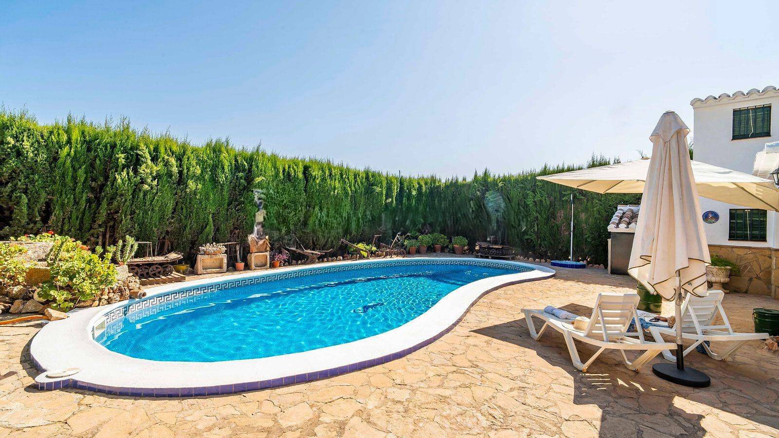Holiday Home 'Cortijo La Nobleza' with Mountain View, Private Pool and Wi-Fi in Archidona, Málaga Province