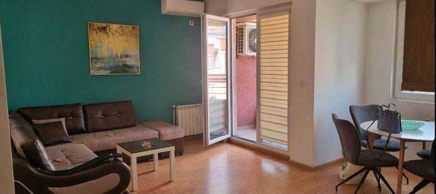 Ganze Ferienwohnung, Apartment Sleeps 2 with Parking in Skopje Zentrum, Skopje