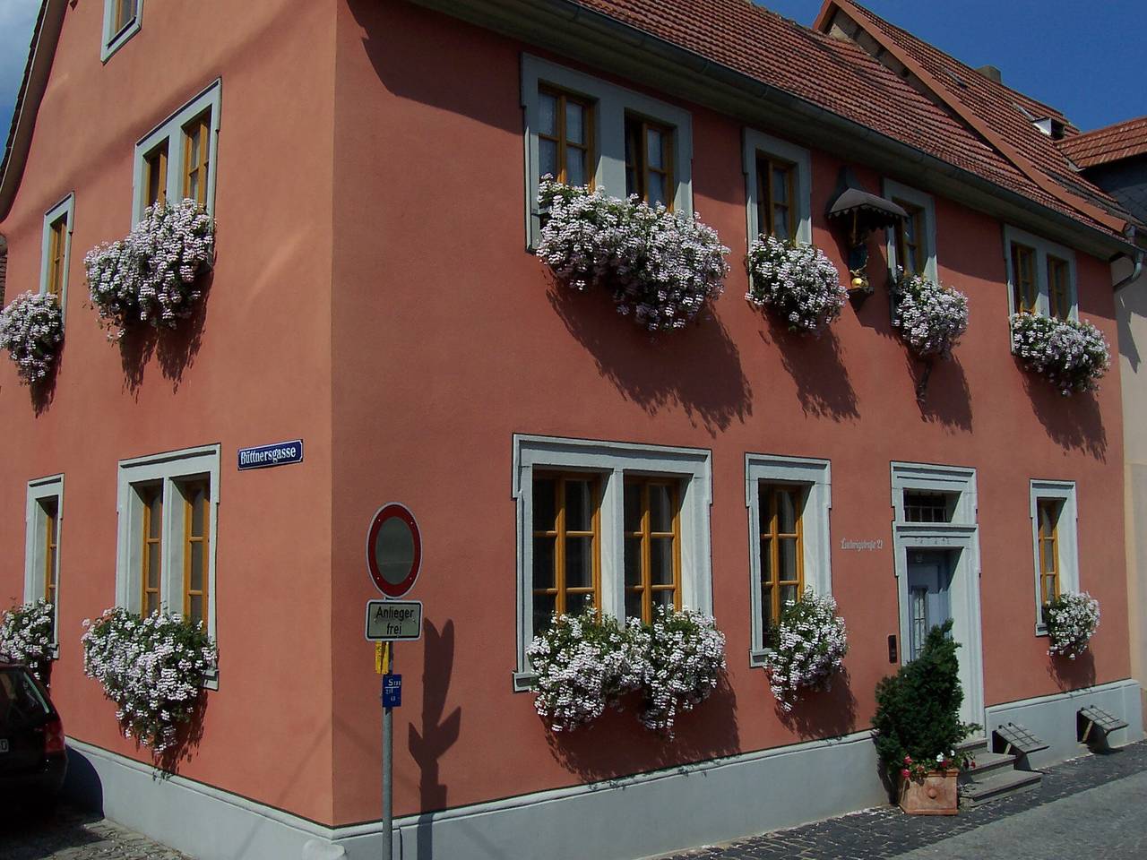 Ganze Ferienwohnung, Ferienwohnung Holzmann - Ferienwohnung 43 qm, 1 Schlafzimmer, 1 Wohn-/Schlafzimmer, max. 2 Erw. + 1 Kind in Iphofen, Fränkisches Weinland
