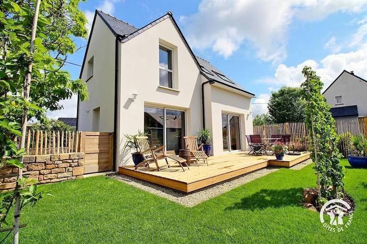 Location de vacances pour 4 personnes, avec Terrasse et Jardin à Belz