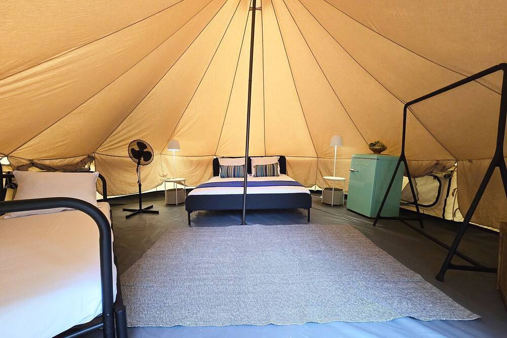 Costa dorada: Solstici in Canet de Mar, Costa del Maresme