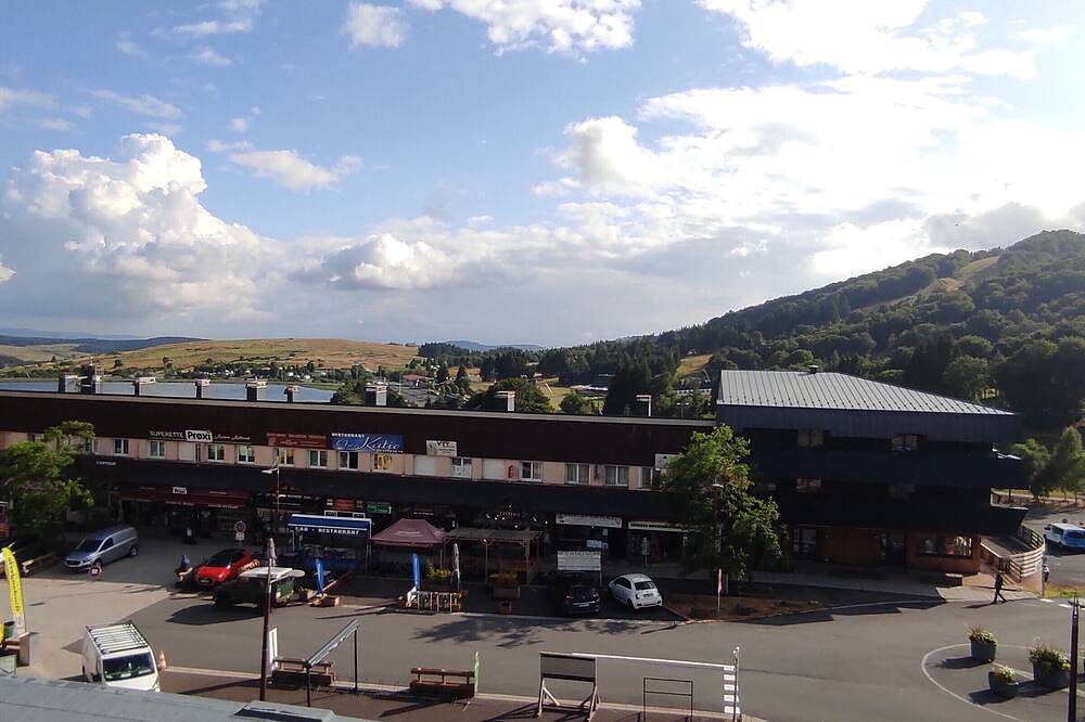 Apartamento entero, Amplio Apartamento en Super Besse para 6 personas con Wifi in Super Besse, Besse-et-Saint-Anastaise