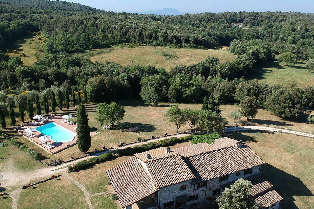 Schönes Grundstück im Grünen, 18 - 28 Personen, privater Pool in Narni, Terni Provinz