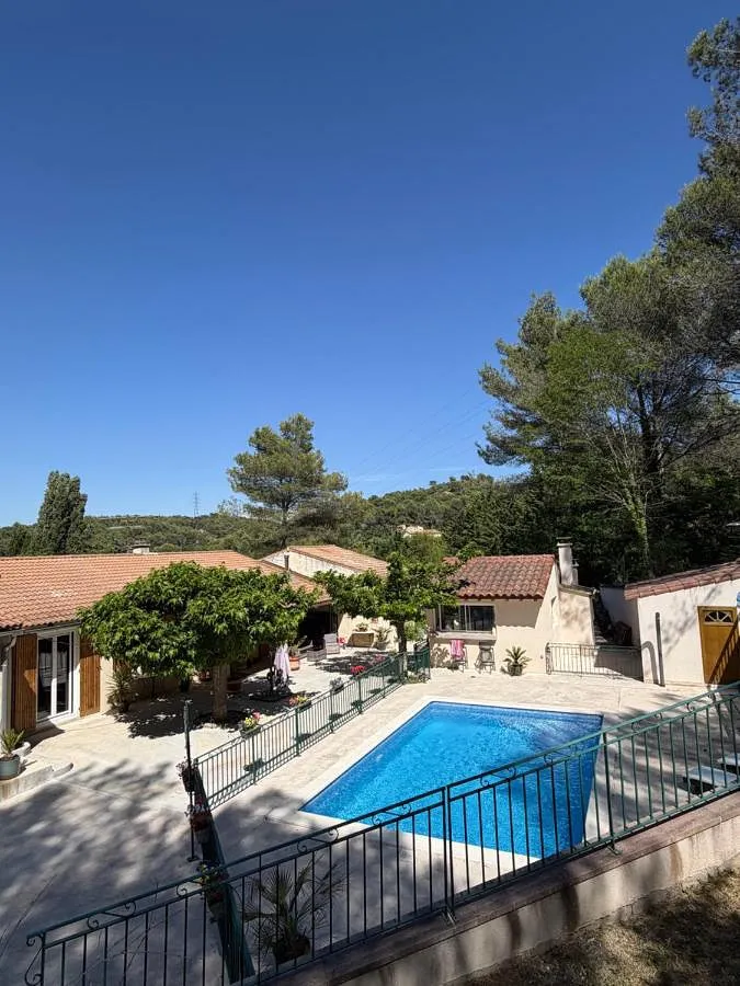 Villa pour 12 personnes, avec terrasse ainsi que piscine et sauna - 1